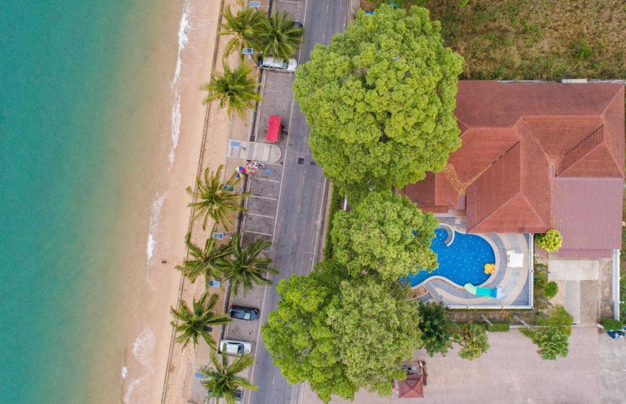 Rimlay Beachfront Pool Villa *