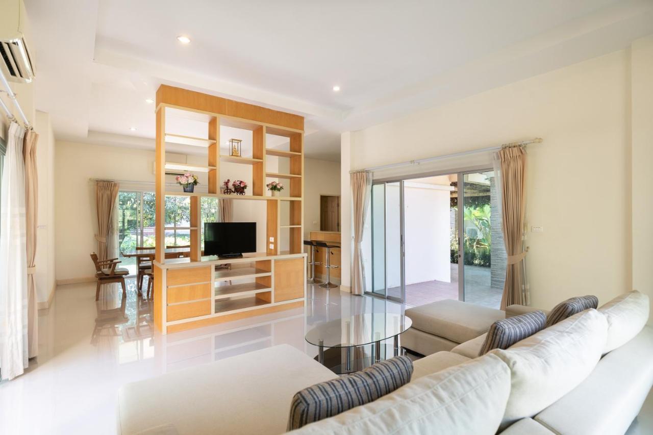 Thara Cholapruek 3*