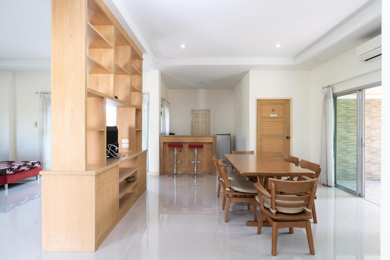 Thara Cholapruek 3*