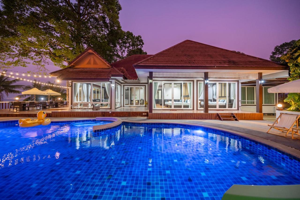 Villa Rimlay Beachfront Pool