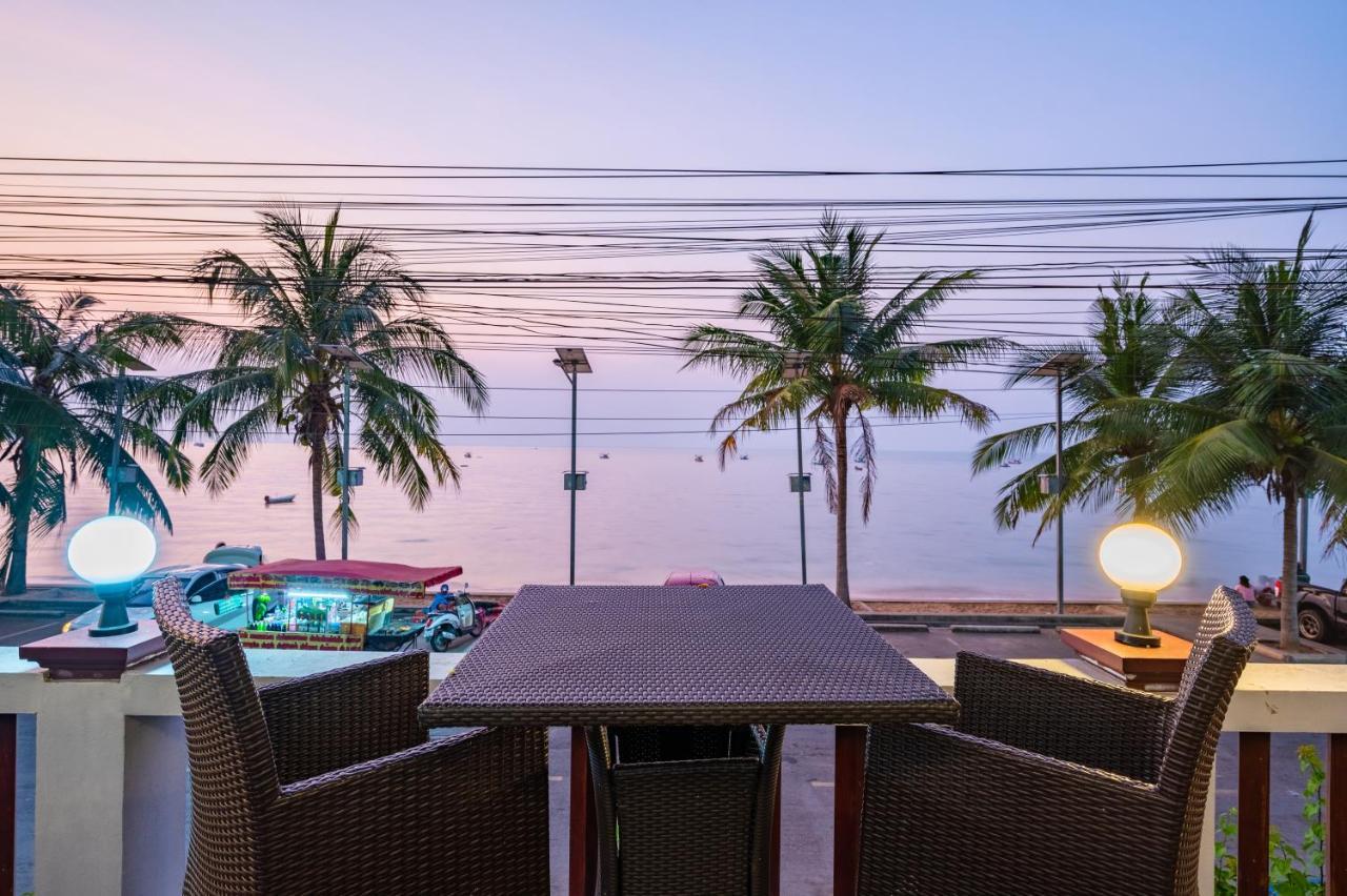 Villa Rimlay Beachfront Pool Sattahip