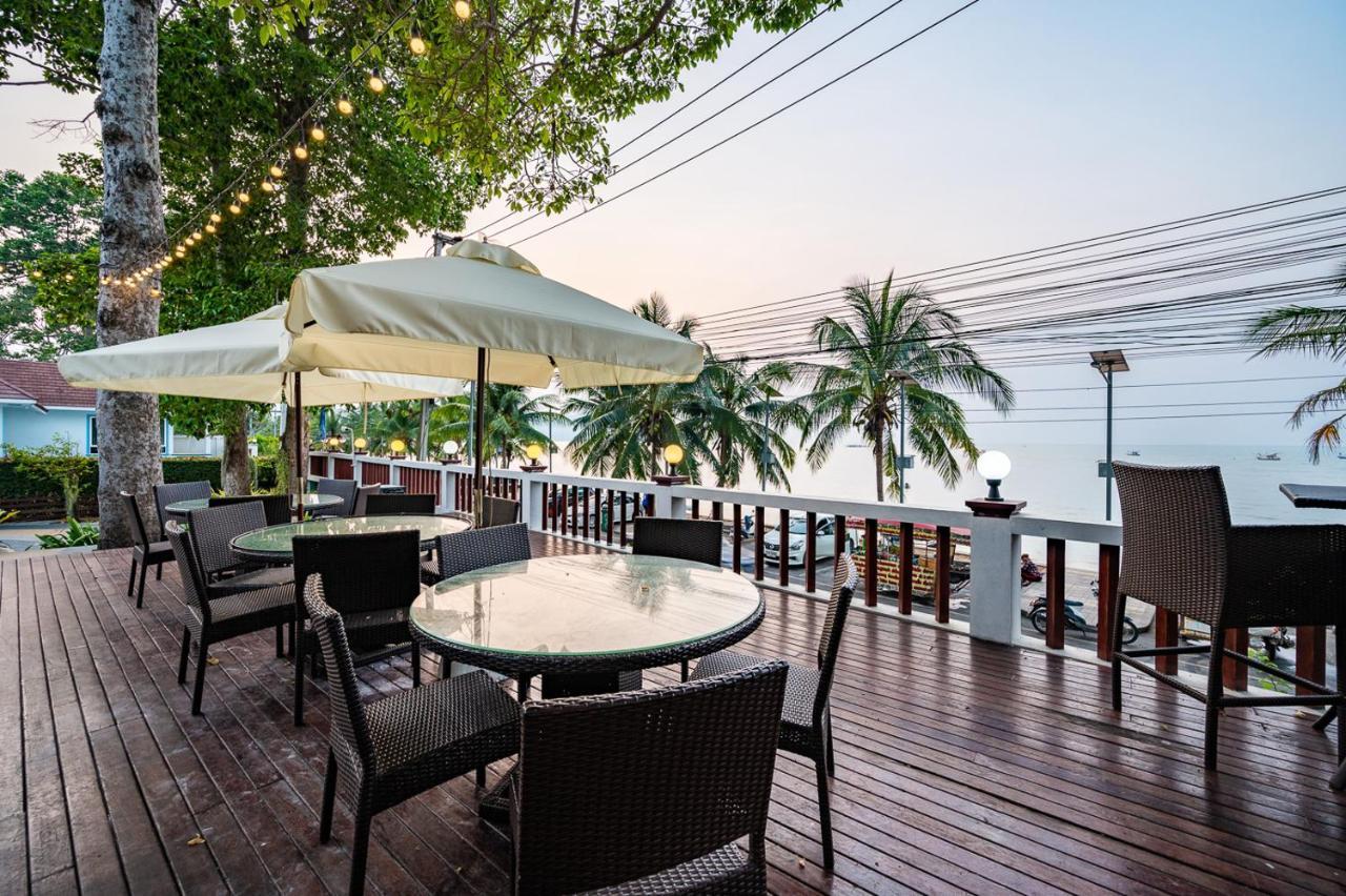 Villa Rimlay Beachfront Pool Sattahip