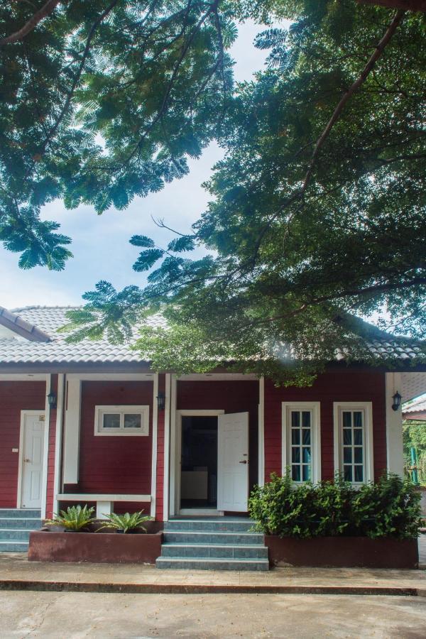 Resort Baan Suan Juree Punsuk Suphan Buri
