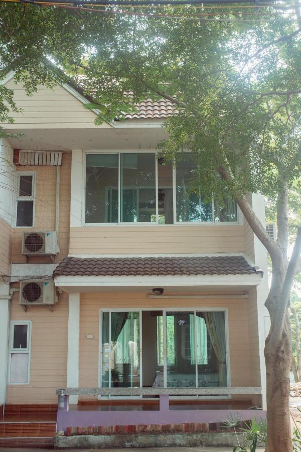Resort Baan Suan Juree Punsuk