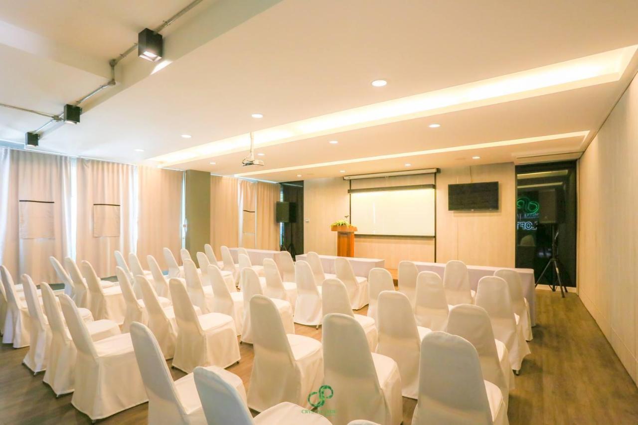 Hotel Crystal Jade 3*