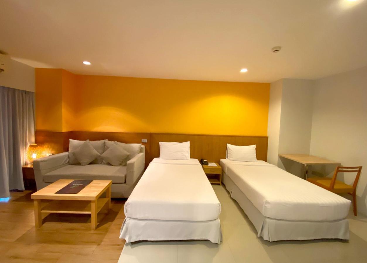 Hotel Crystal Jade