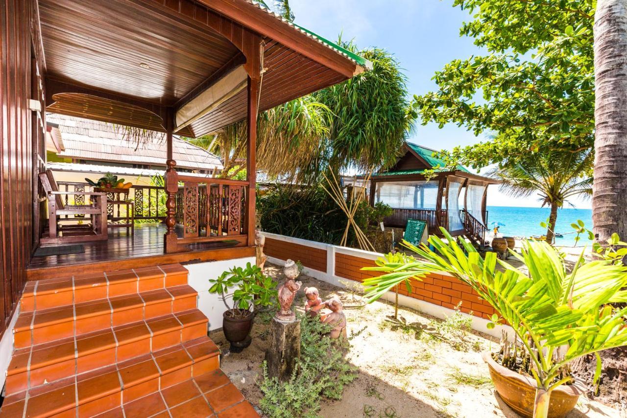 Coconut Hotel