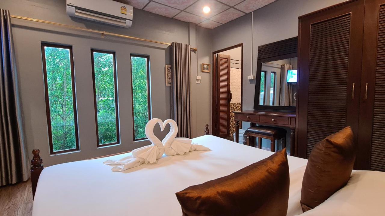 Amantra & Village Resort Surat Thani