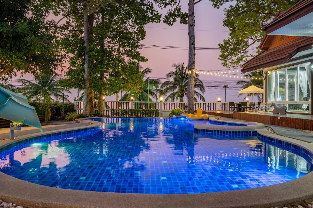 Rimlay Beachfront Pool