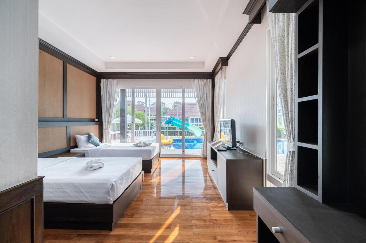 Rimlay Beachfront Pool * Sattahip