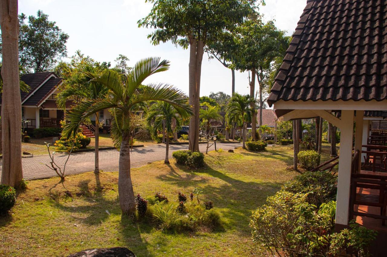 Lanta Village Hotel 4*