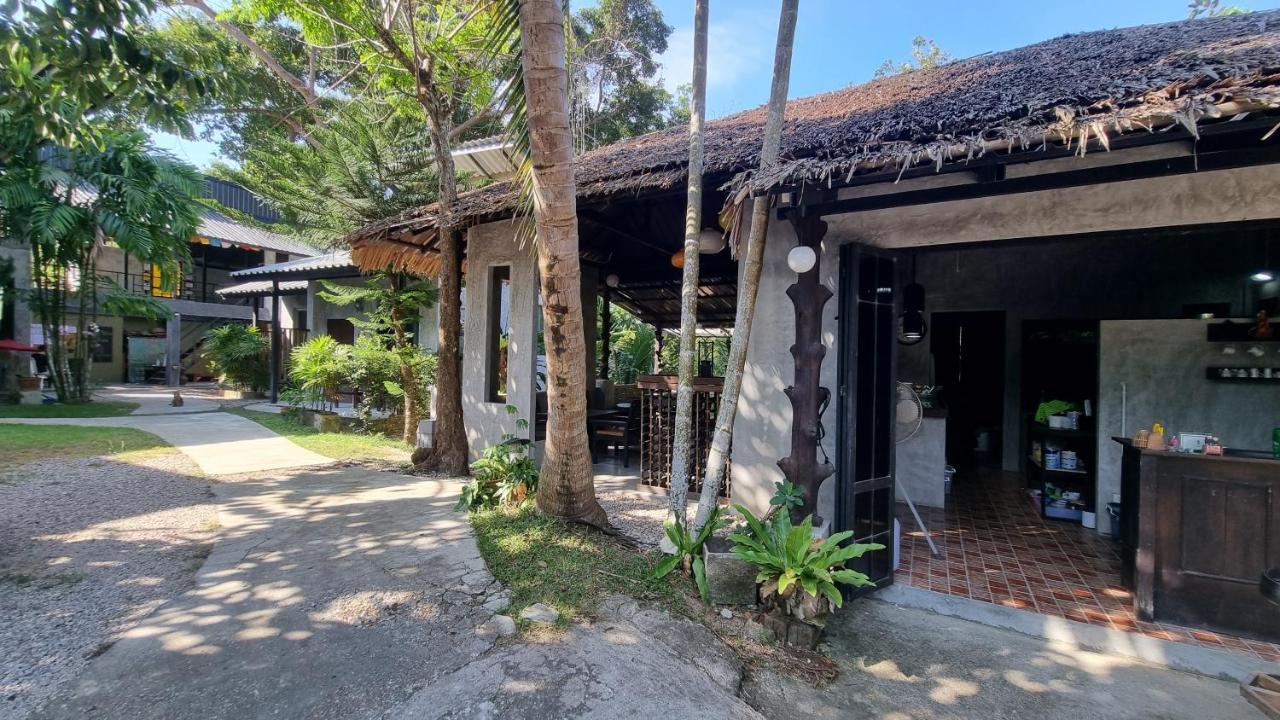 Aonang Third Place Bed & Breakfast