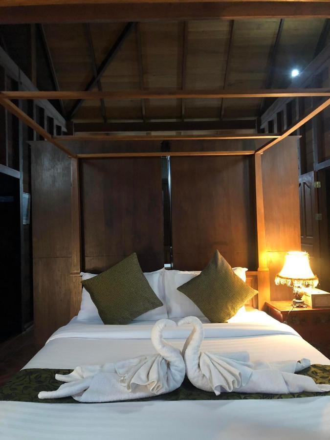 Billion Views Khaosok Guest house