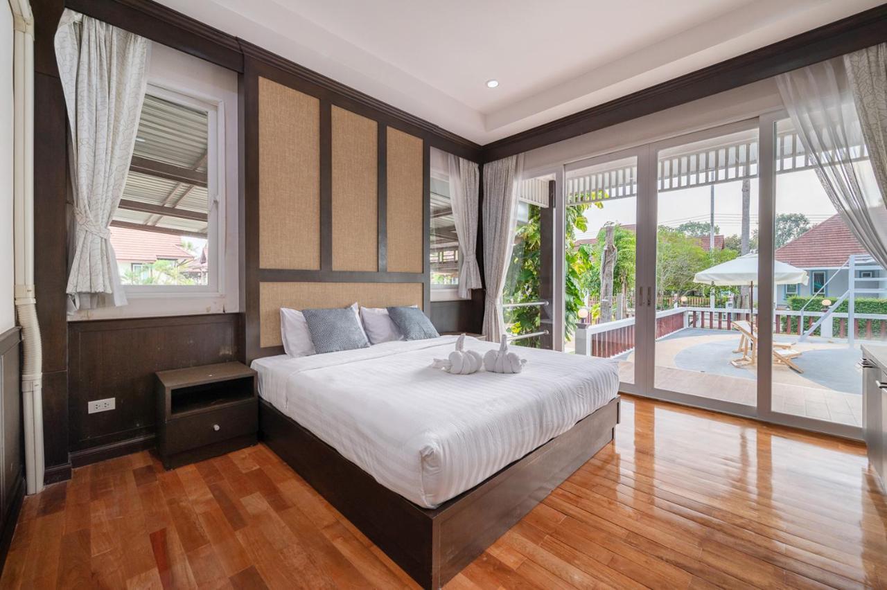 Rimlay Beachfront Pool Villa