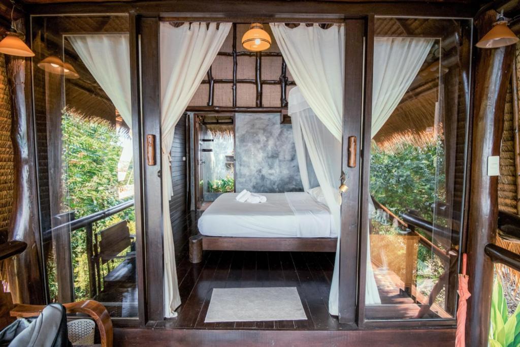 Baan Talay & Yoga Resort