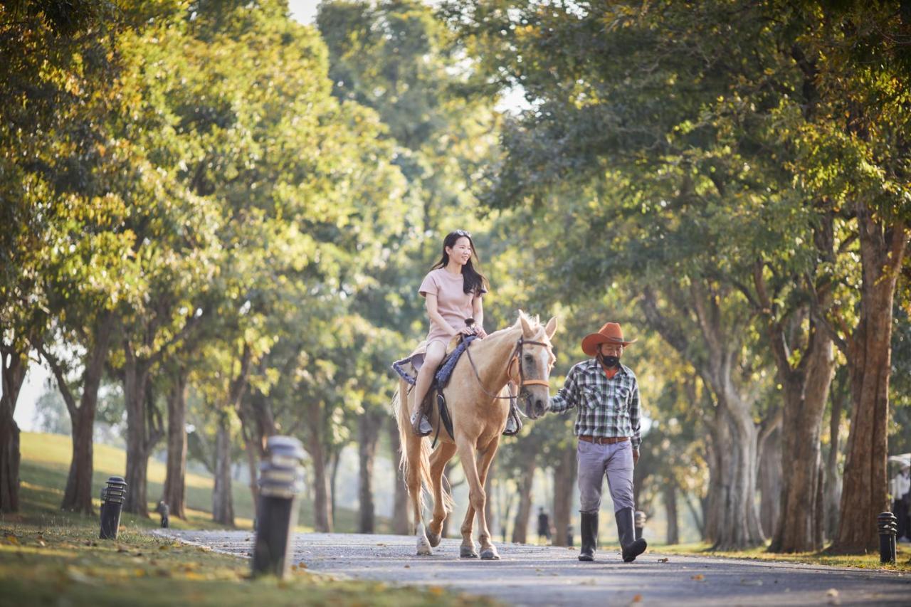 Rancho Charnvee & Country Club Khaoyai Resort Pakchong