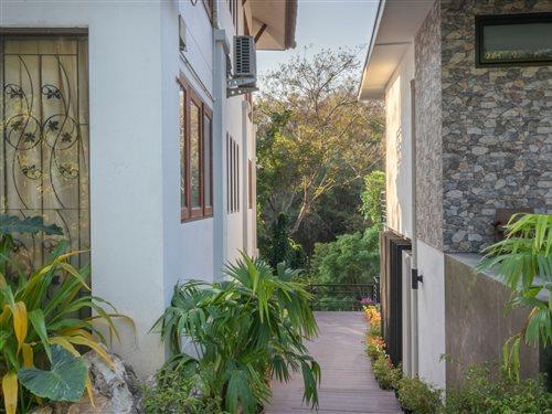Maesa Greenery Hill Sha Bed & Breakfast