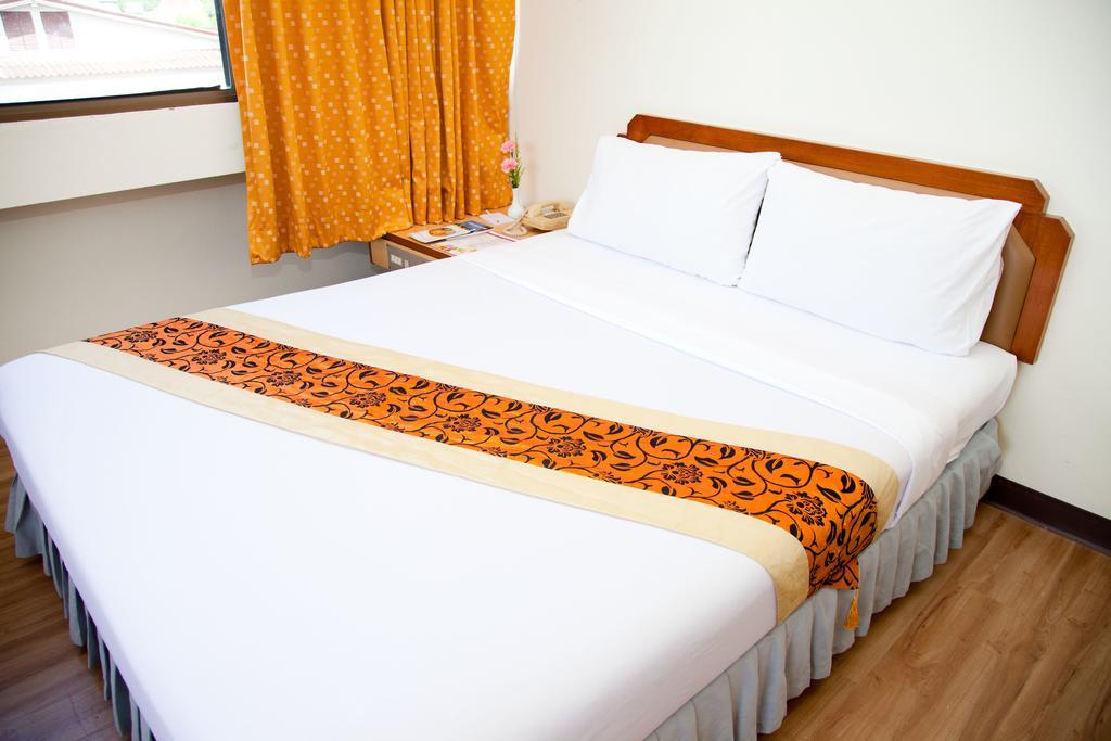 Hotel Thumrin 3*