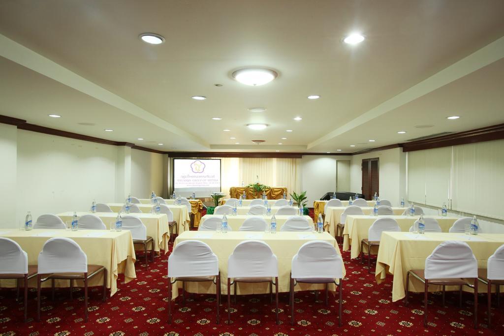 Thumrin Hotel 3*