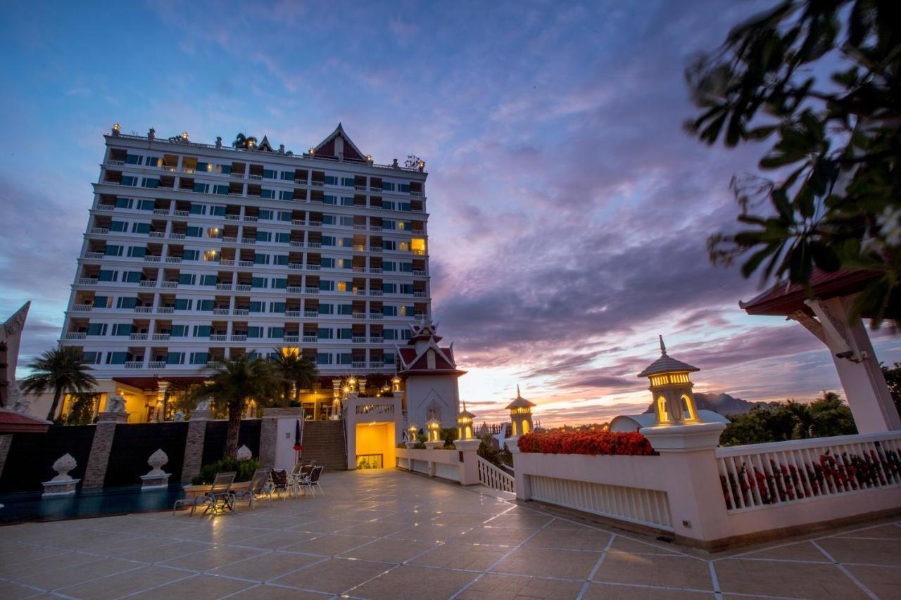 Grand Pacific Sovereign & Resort Cha-Am