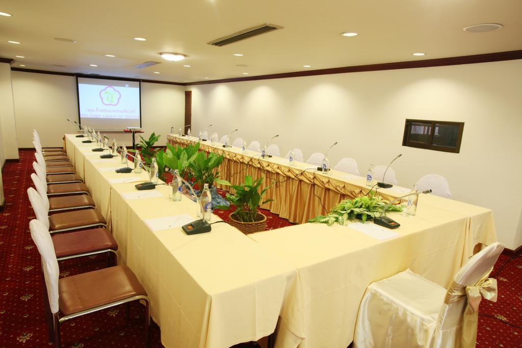 Thumrin Hotel 3*