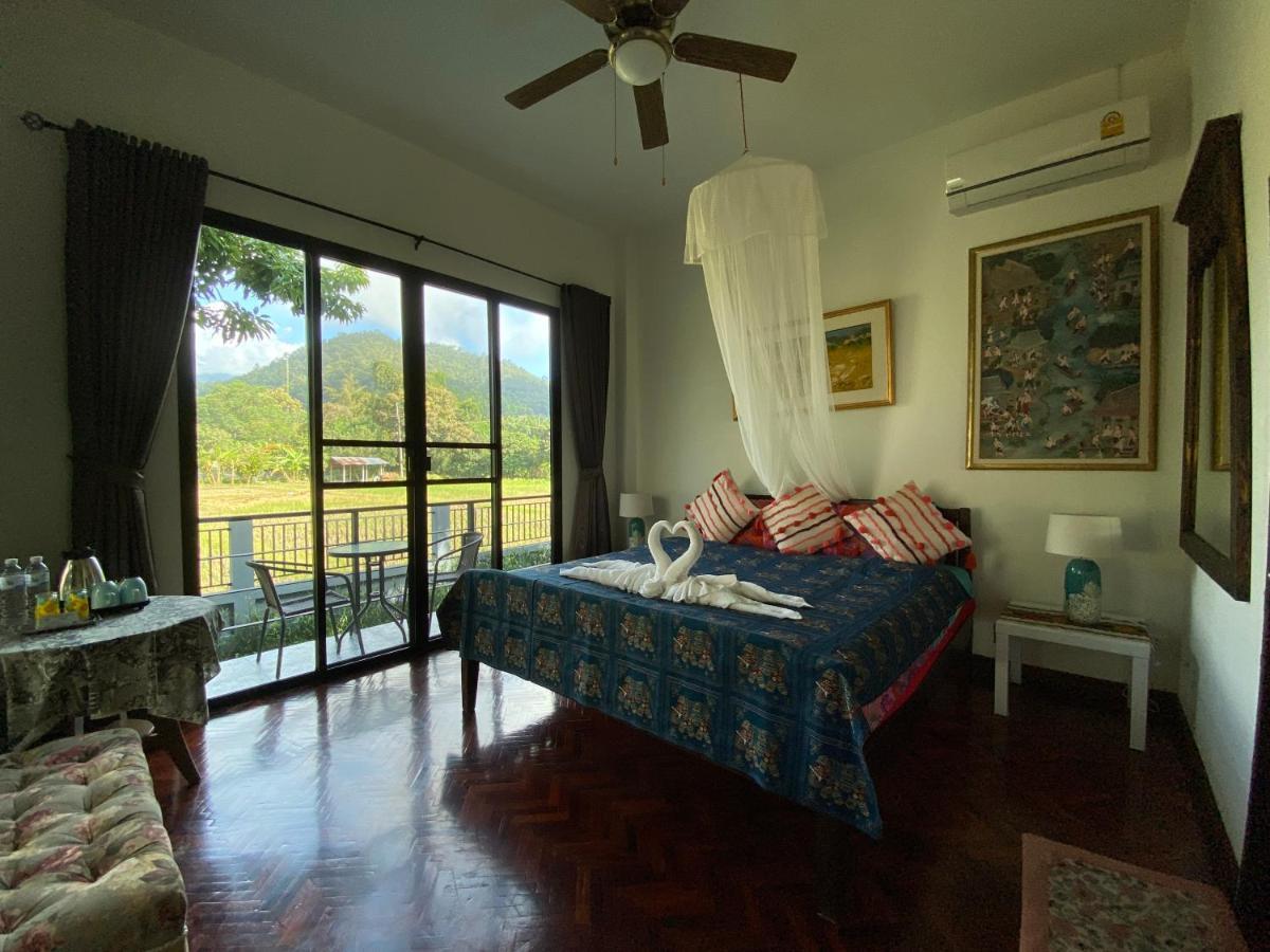 Gumbie House Bed & Breakfast 3*