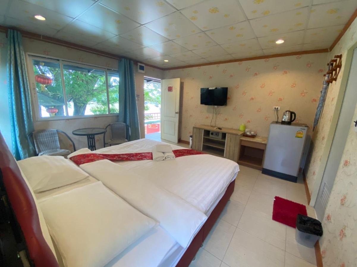 Golden Dragon 3*