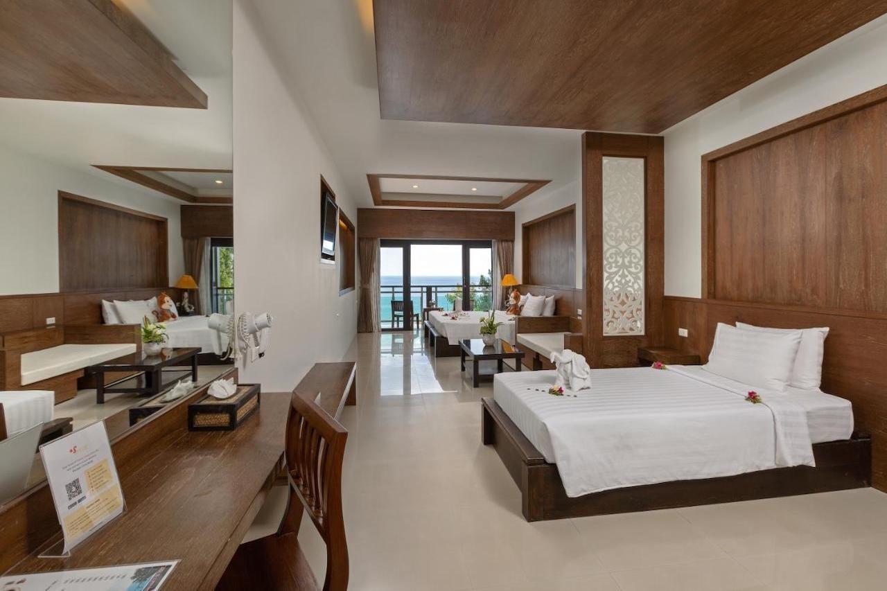 The Secret Cliff Boutique 3*