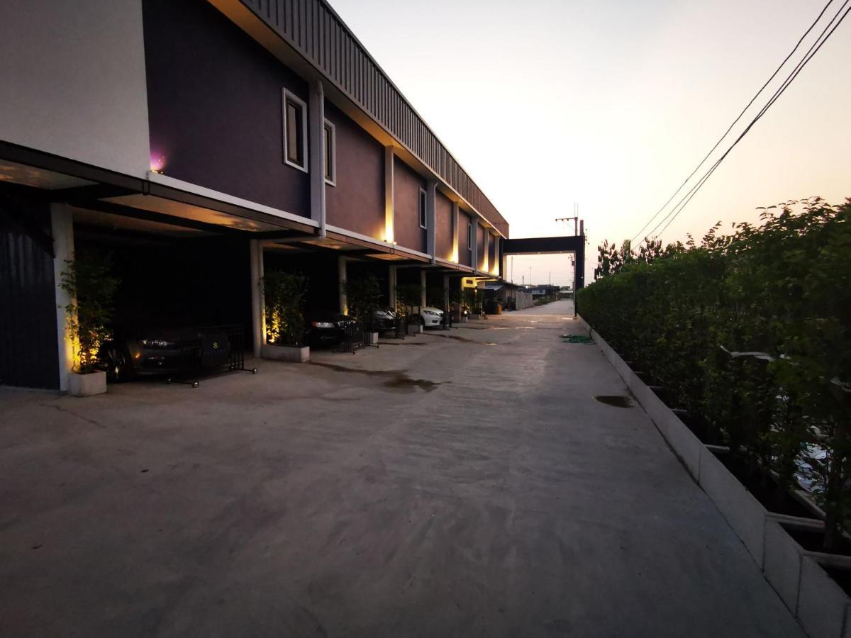 Skyline Ban Khlong Lat Bua Khao
