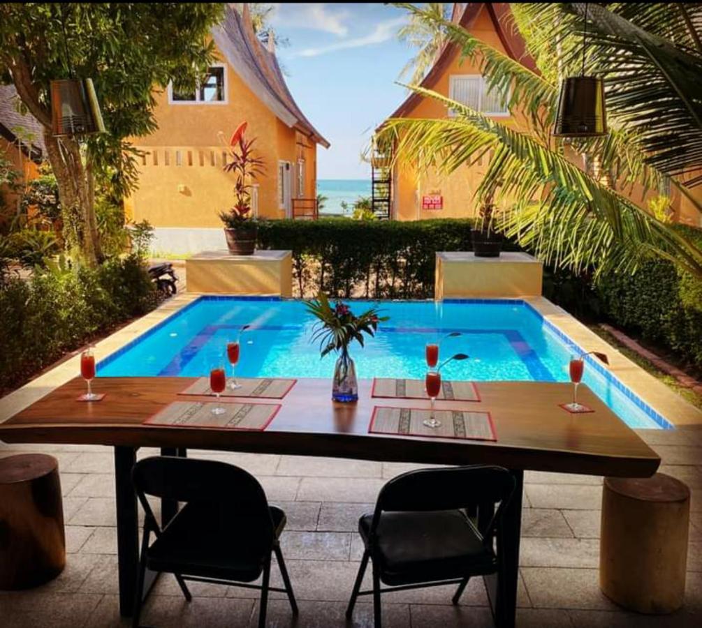 Vitamin Sea Villa *