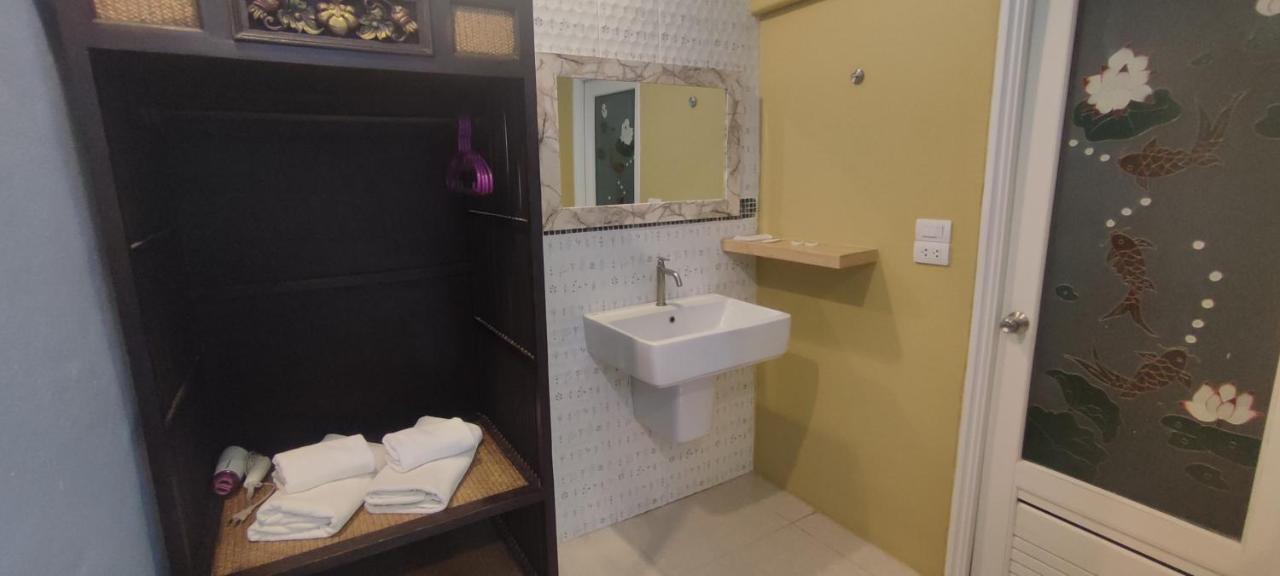 Q Zone Boutique House