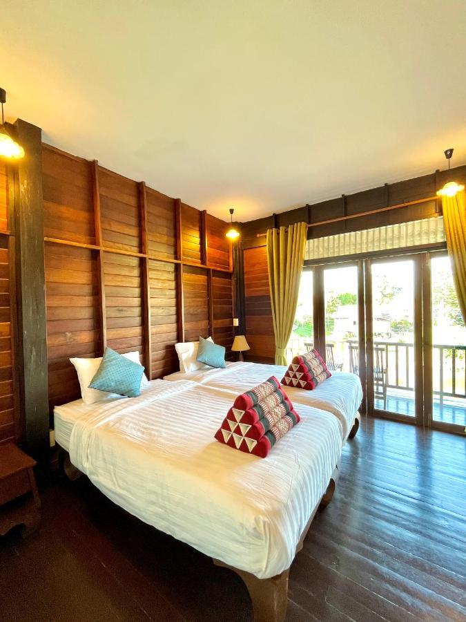 Resort The Bank River House Ayutthaya