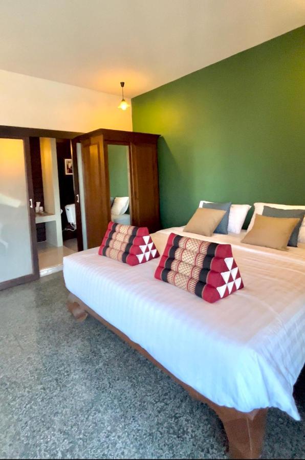 The Bank River House Ayutthaya Resort 3*