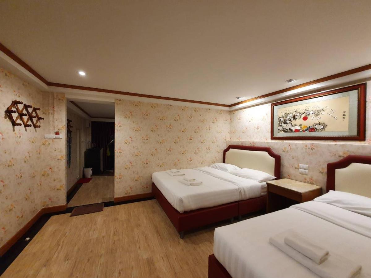 Golden Dragon 3*