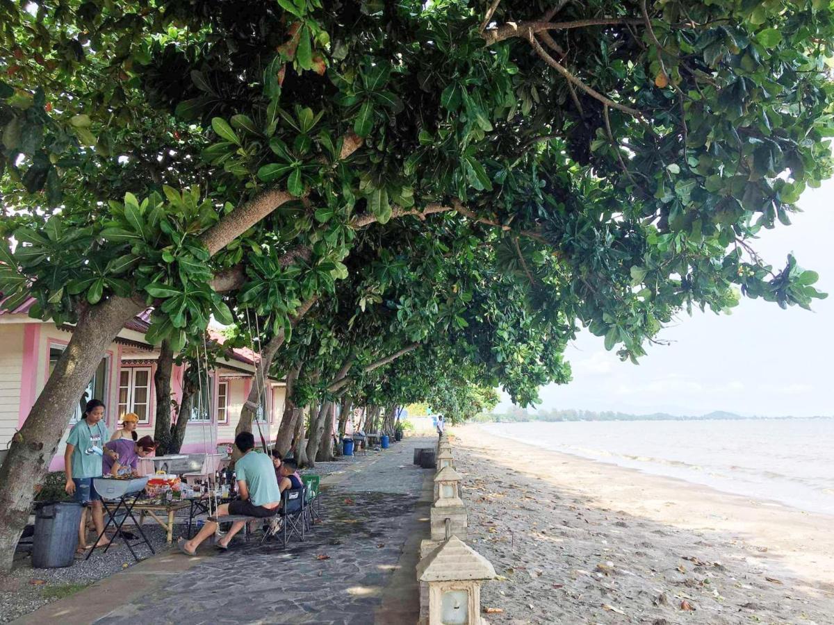 The Iris * Chao Lao Beach