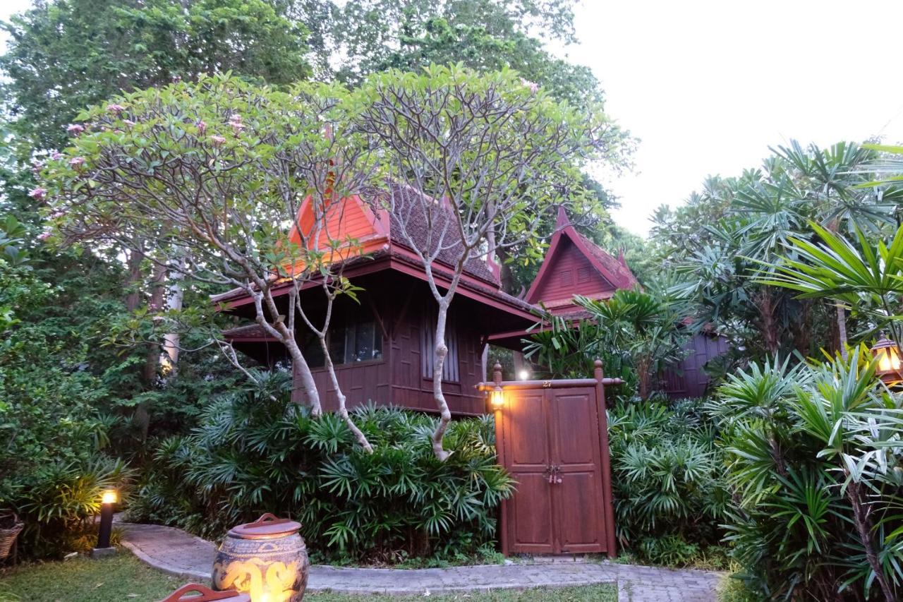 Resort Sugar Hut & Restaurant Pattaya