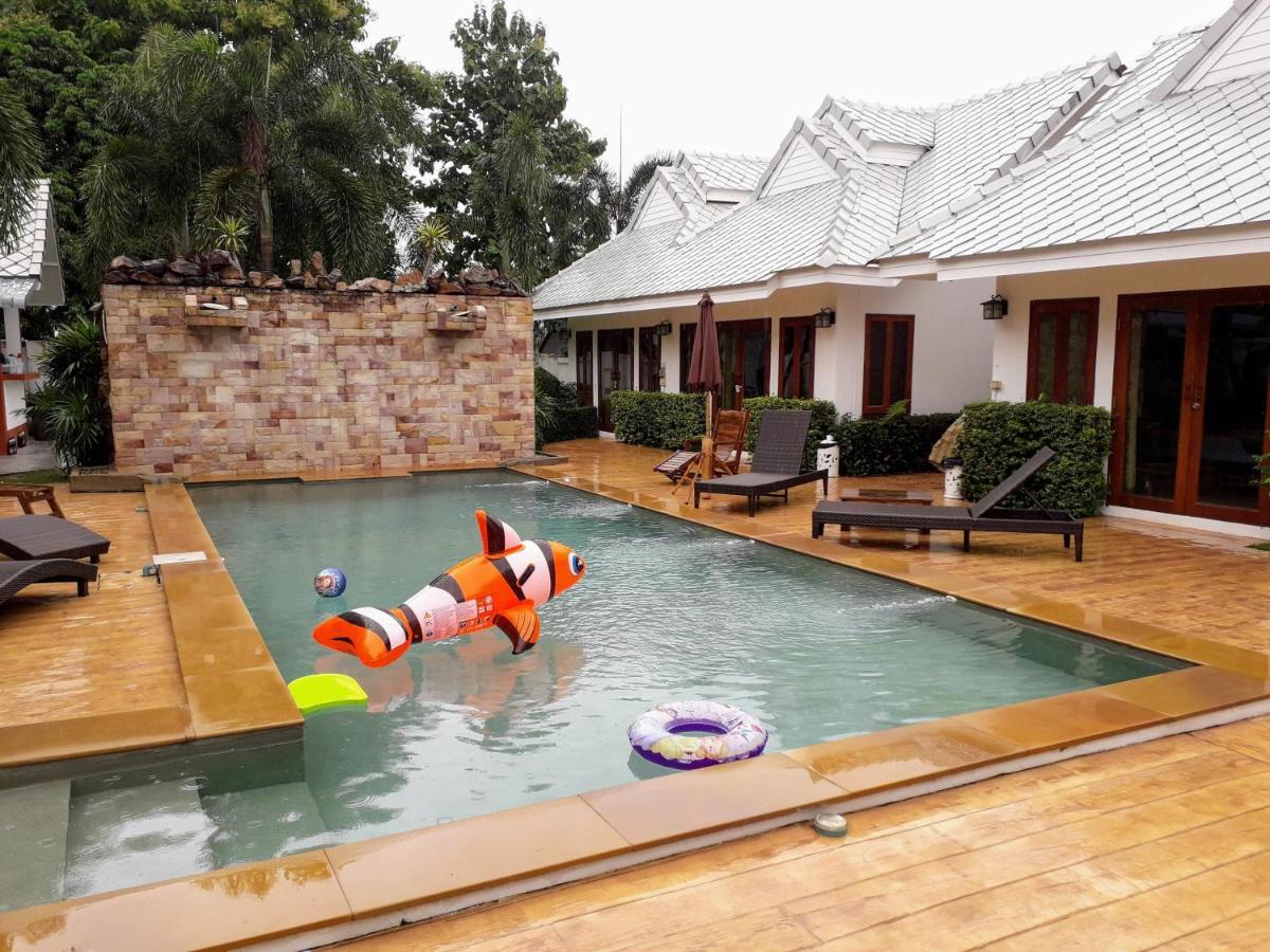 Rungnara Pool San Sai