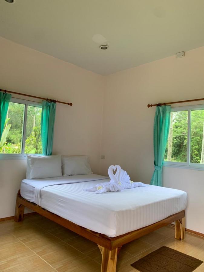 Khaosok Bamboo Huts Resort *