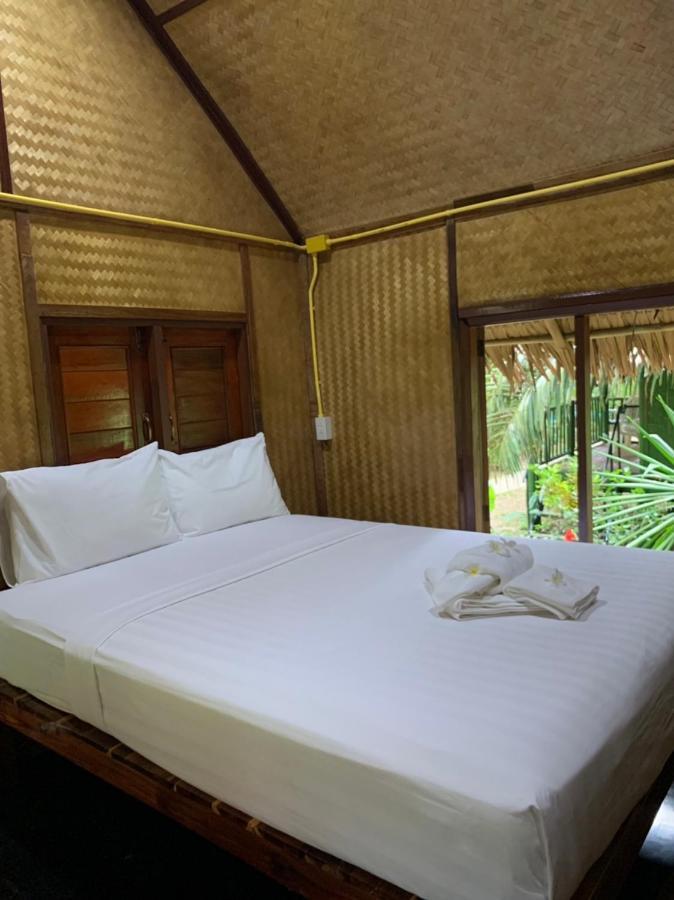 Khaosok Bamboo Huts Khao Sok National Park