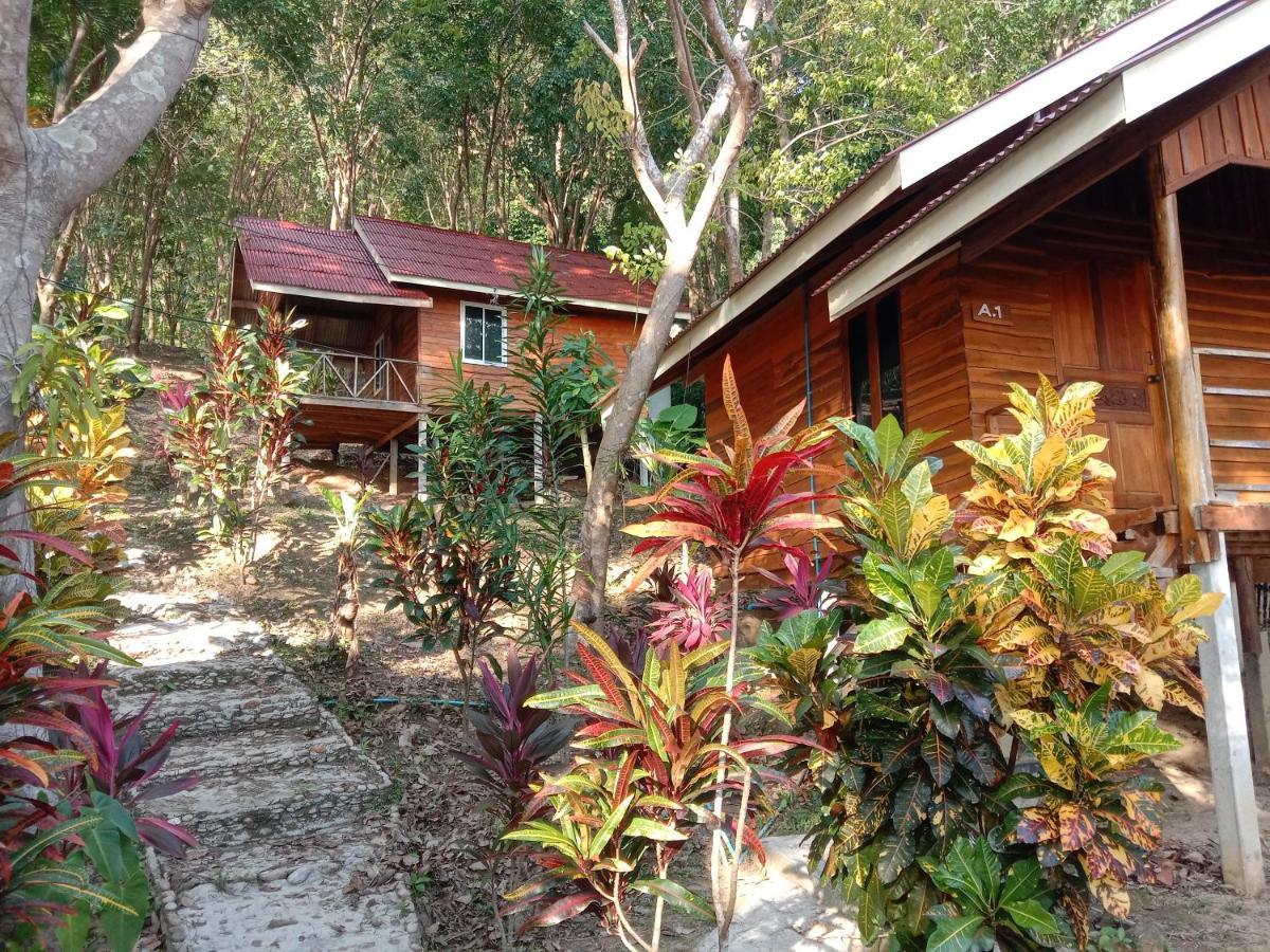 Guest house Kohjum Relax Koh Jum