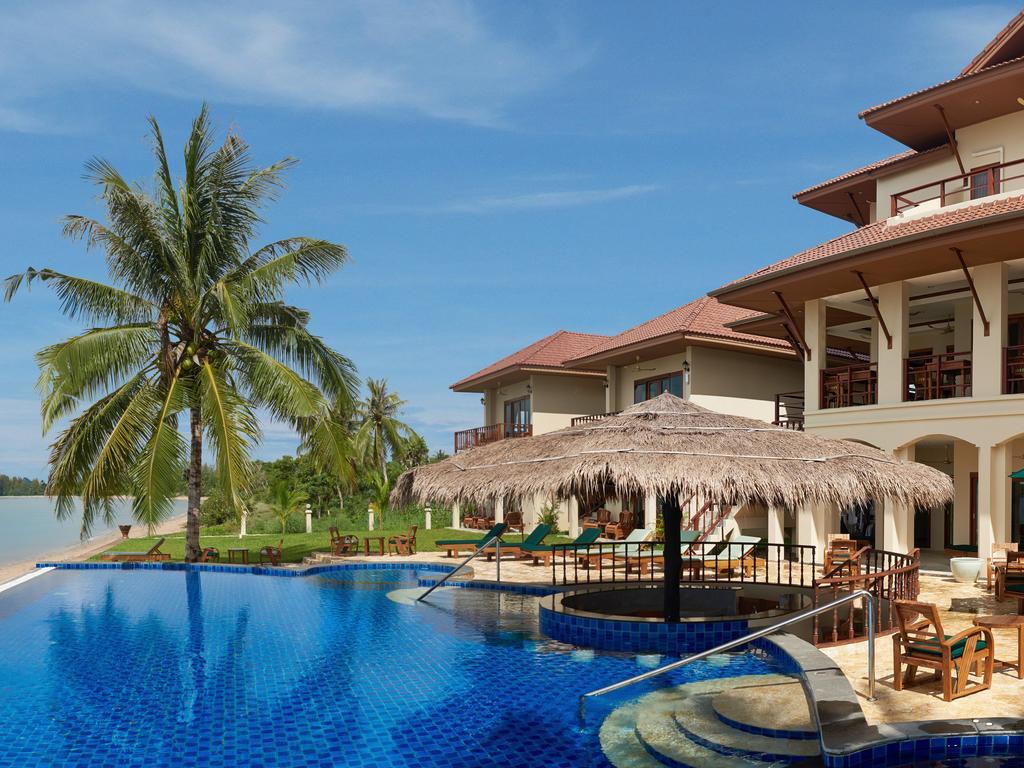 Sara Beachfront Boutique Hotel Pathiu