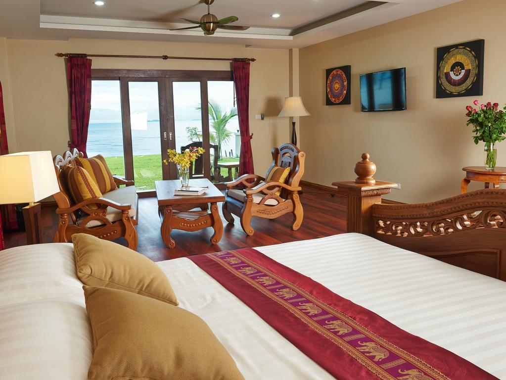 Sara Beachfront Boutique Hotel