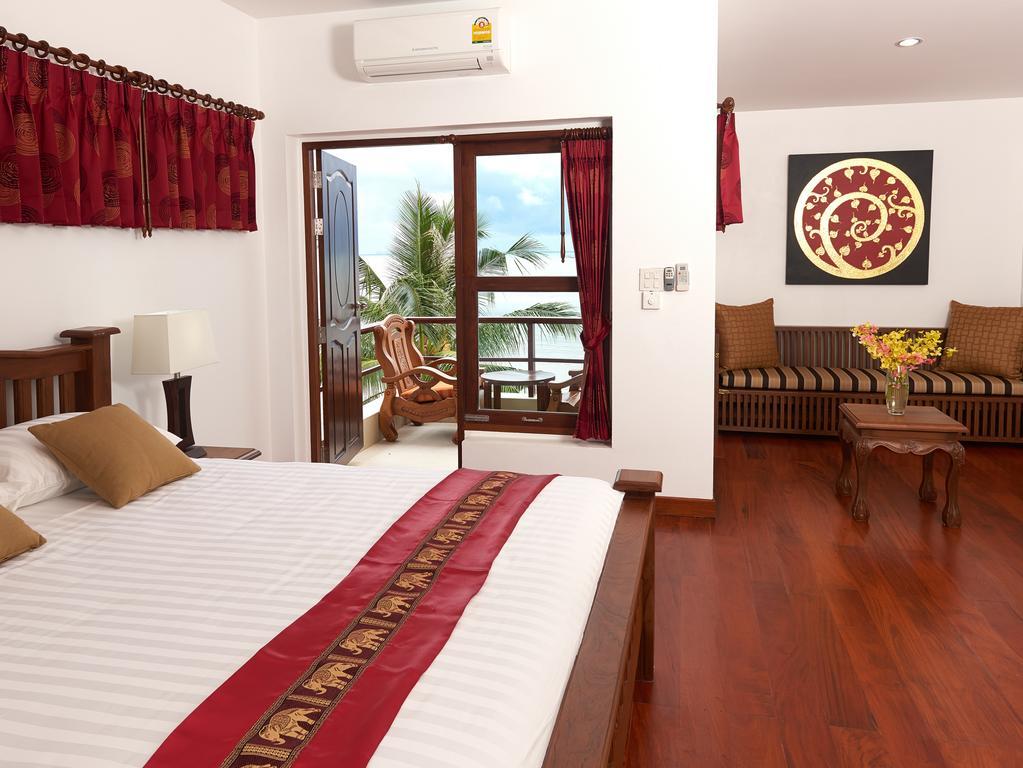 Sara Beachfront Boutique Hotel 4*