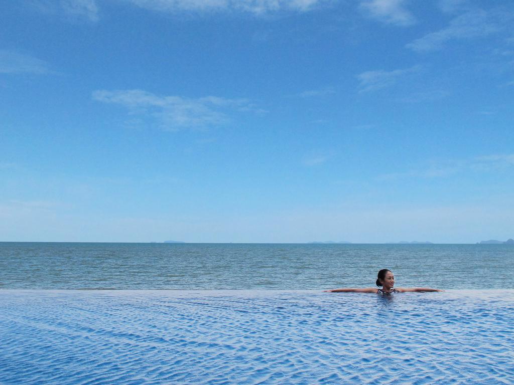Sara Beachfront Boutique