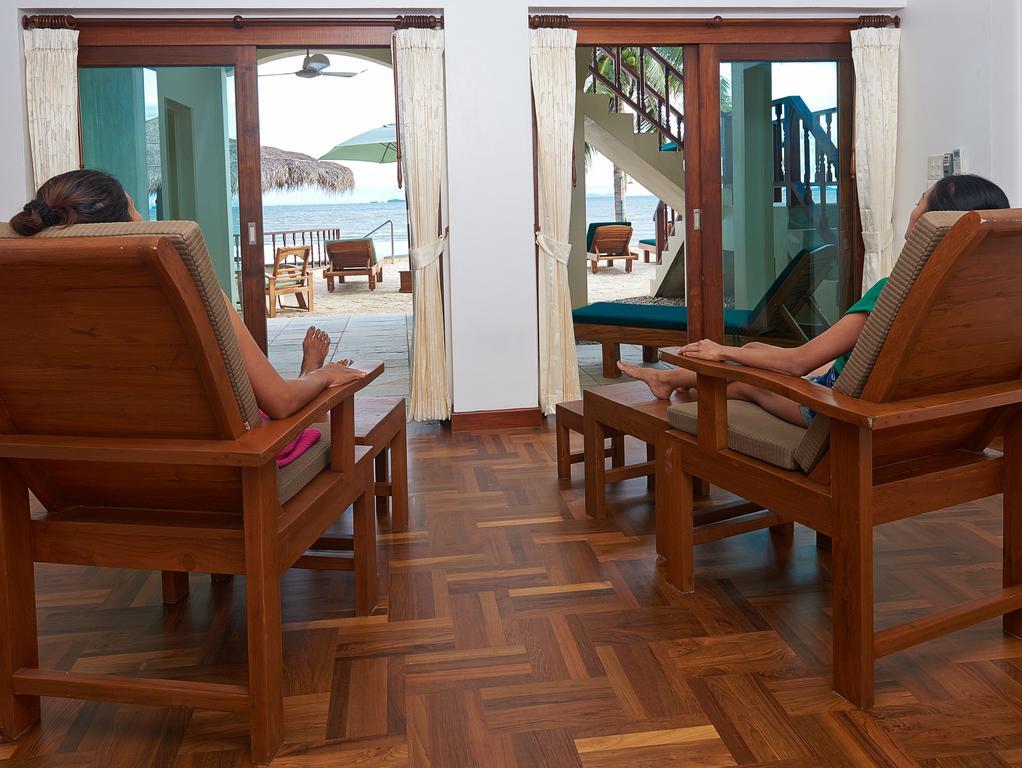 Sara Beachfront Boutique Hotel Pathiu