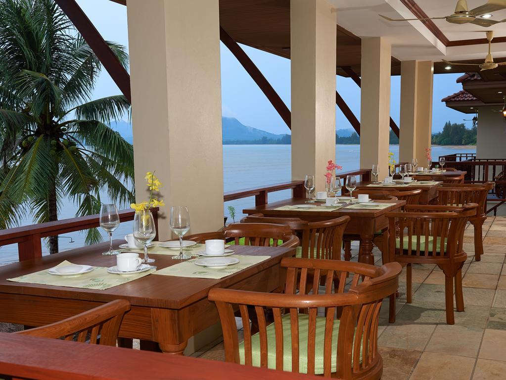 Hotel Sara Beachfront Boutique 4*