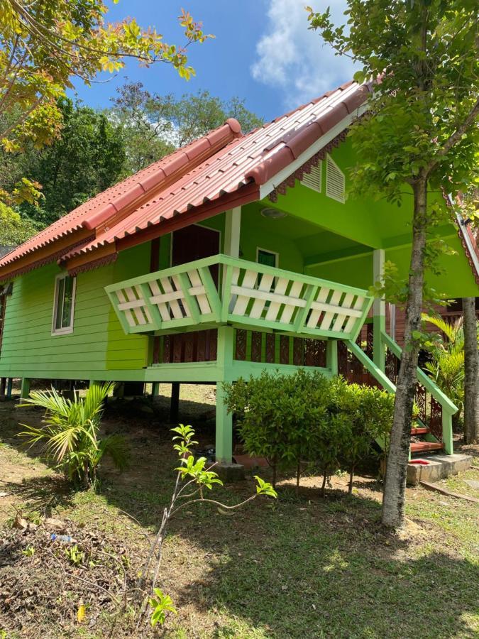 บ้านเรือนไท Ban Ruenthai Muaklek
