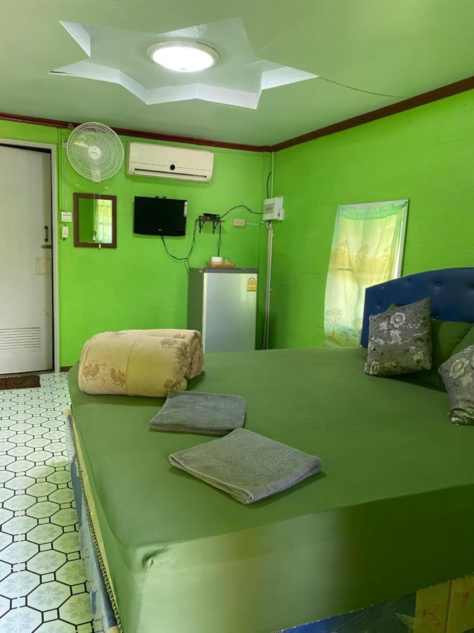 Resort บ้านเรือนไท Ban Ruenthai Muaklek Muak Lek