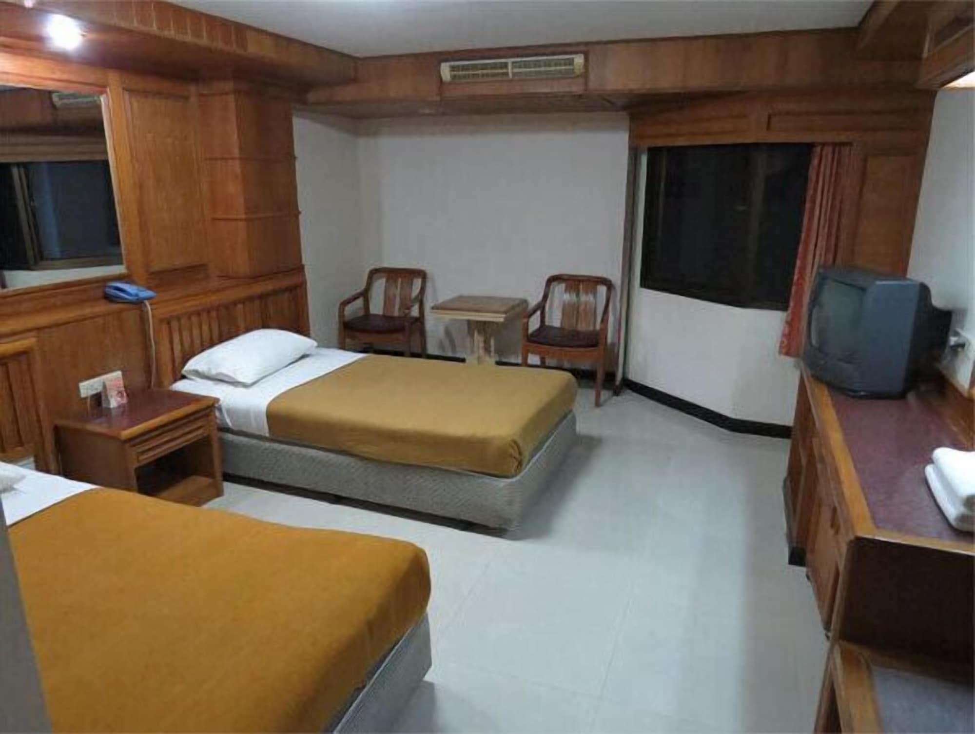 Hotel The A.a. 2*