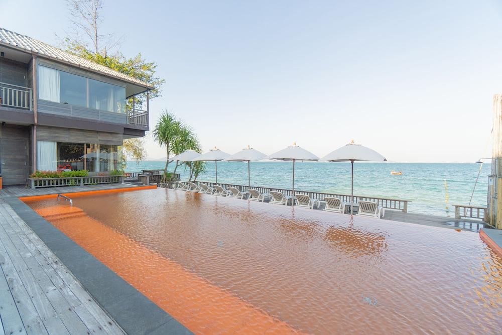 Baan Ploy Sea